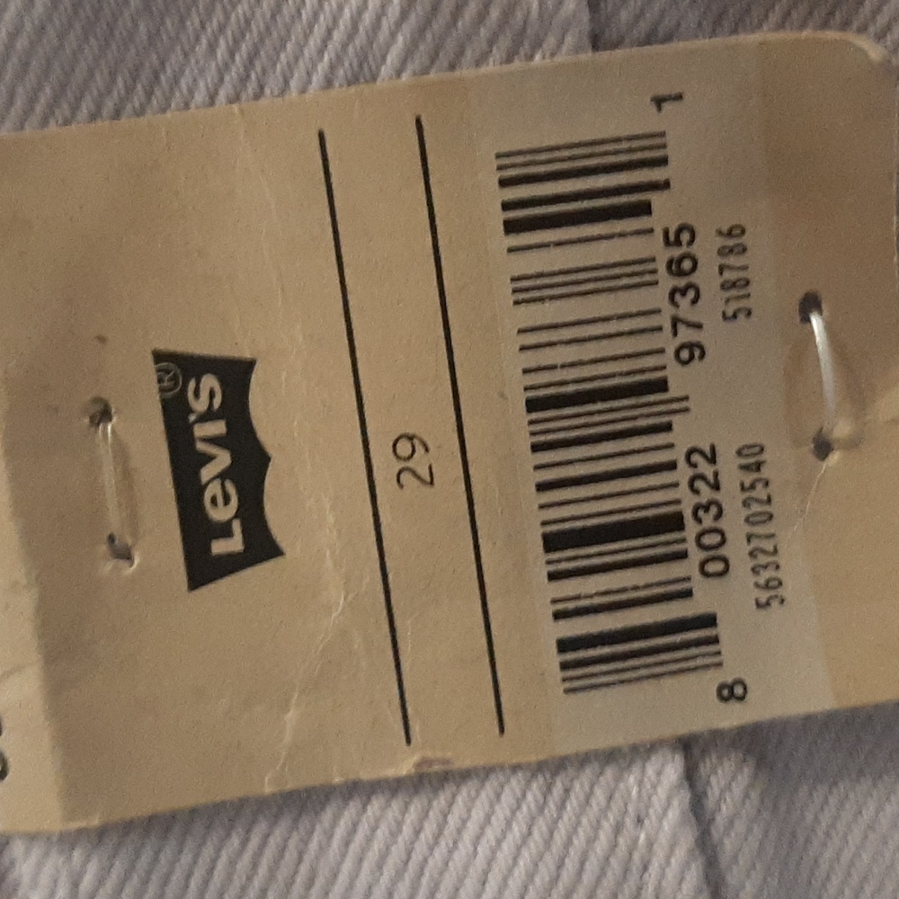 Levis - Picture 4 of 4